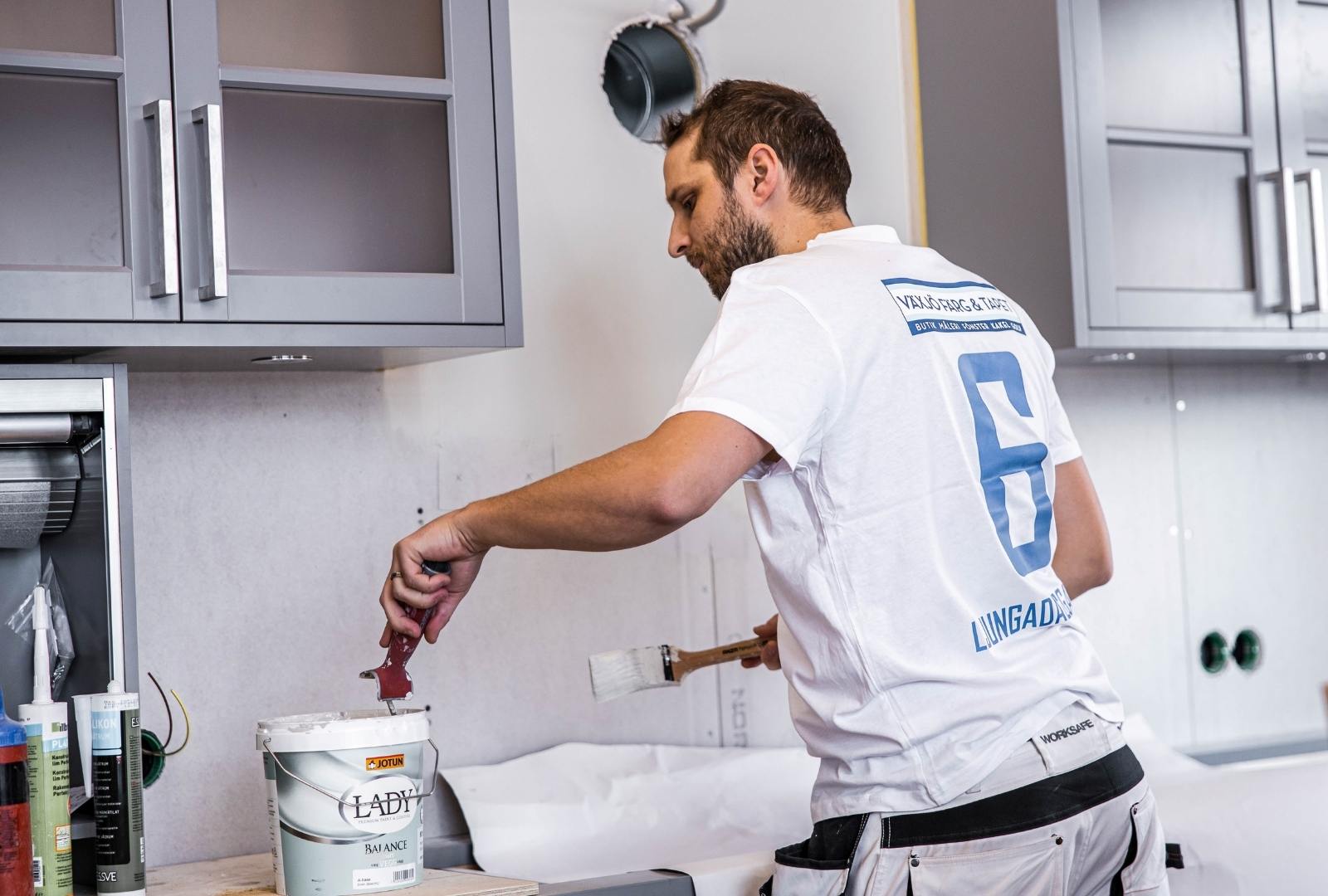 Kontakta oss redan idag för en kostnadsfri offert och hjälp med att utnyttja ditt ROT-avdrag på bästa sätt.